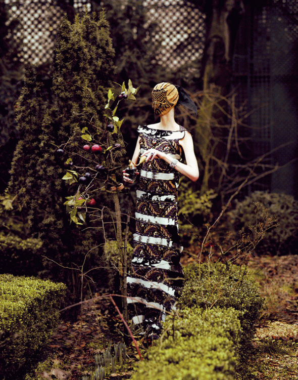 Zuzanna-Bijoch-by-Jeff-Bark-for-Vogue-Ukraine-April-2013-VividstateOrg-01